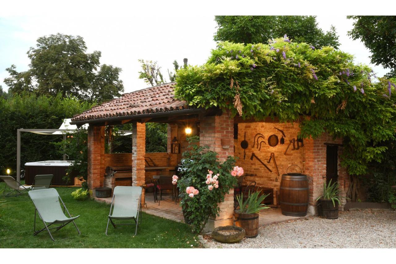 Agriturismo Il Gioco Dell'Oca Barolo Exterior photo