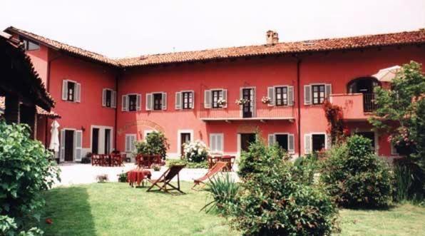 Agriturismo Il Gioco Dell'Oca Barolo Exterior photo