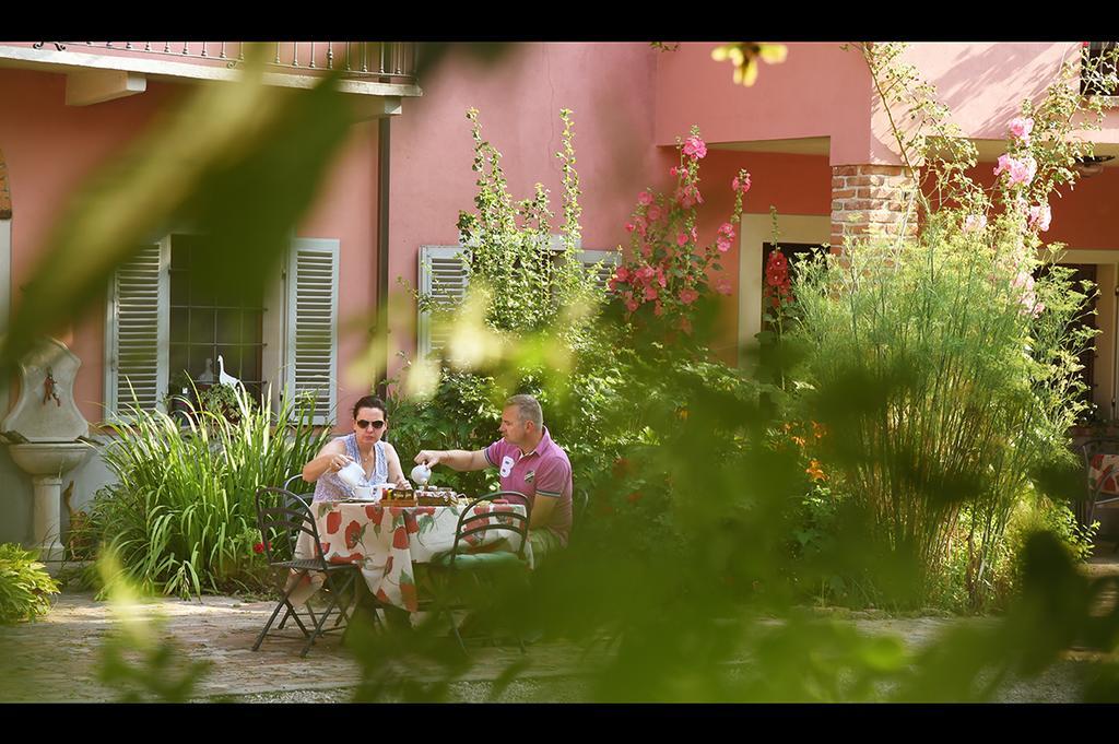 Agriturismo Il Gioco Dell'Oca Barolo Exterior photo